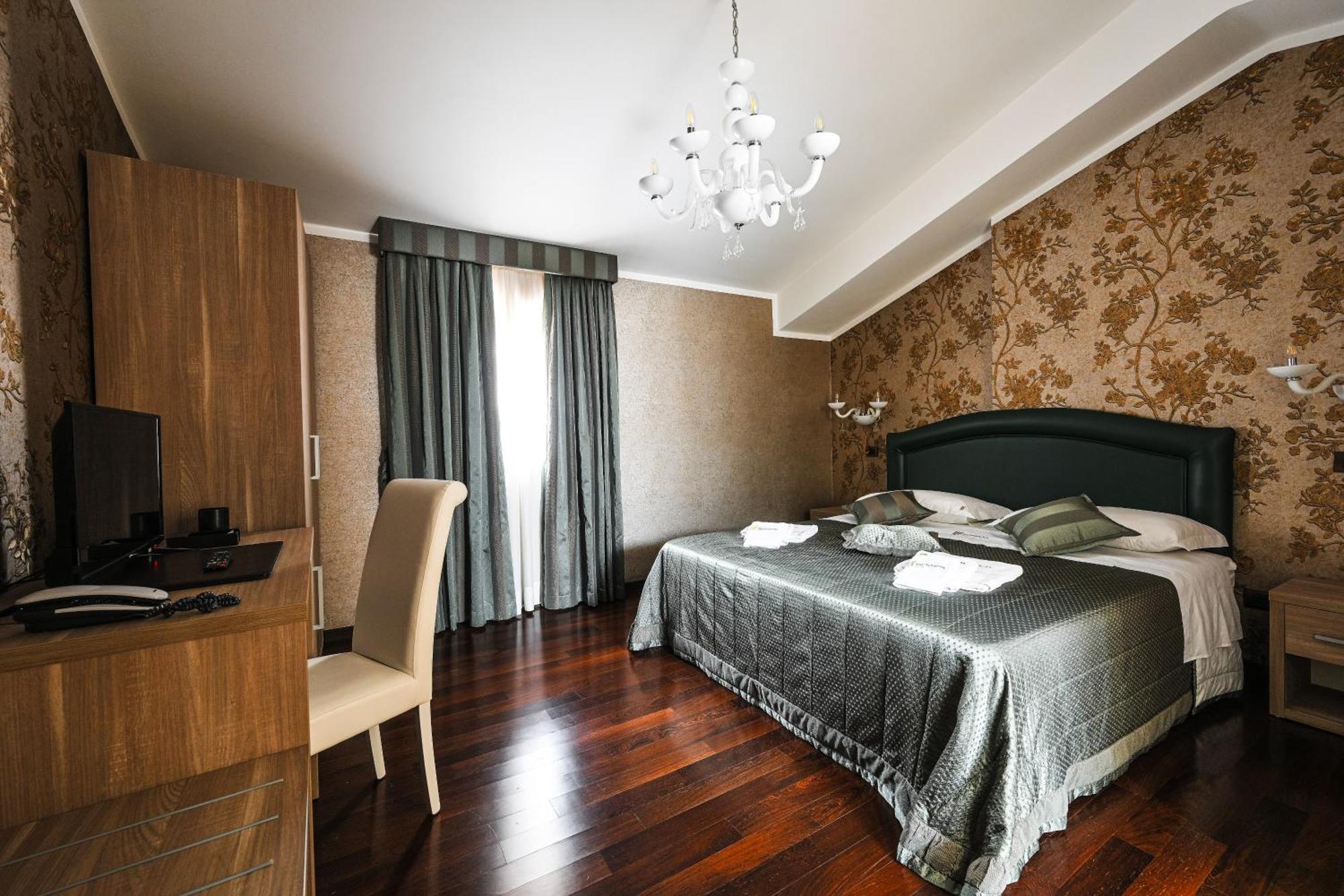 Hotel Mastrodattia Celano Eksteriør bilde