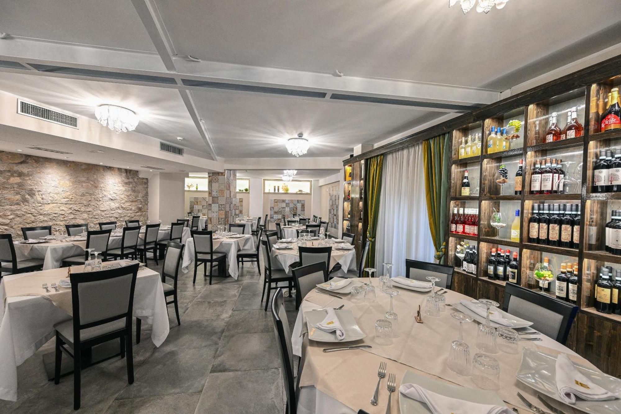 Hotel Mastrodattia Celano Eksteriør bilde
